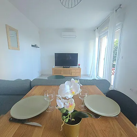 Magnifique T3 Neuf, Jardin, Piscine, 5' De La Mer *